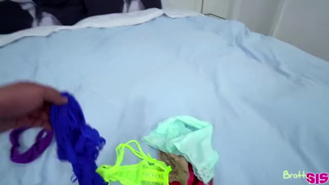 Gabriela Lopez - My Step Sisters Big Tits (15 sec)