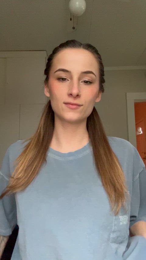 Pre-gym titty flashing