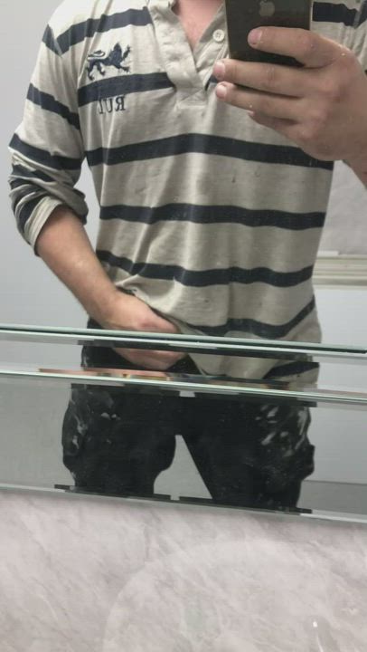 Got horny while working. Any guys in Leeds able to satisfy my horn this weekend?
