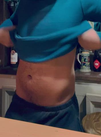 Jerking off behind the bar ??