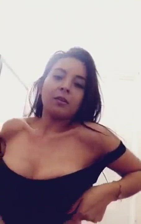 🔥🥰Extremely cute desi Bhabhi showing her perfect tits and pussy [Total 2 Video's]