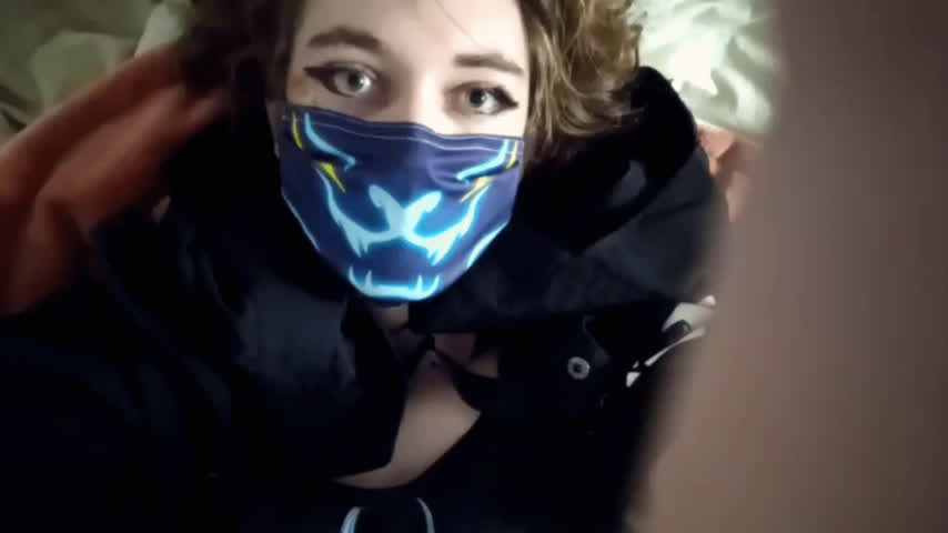 my eyeliner turned out a bit weird but I hope I make up for it with the rest of the