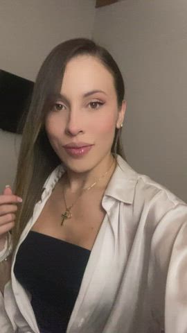 latina lips pretty gif