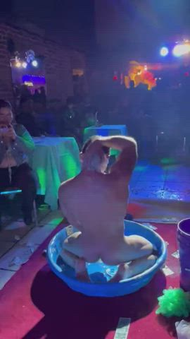 Bathtub show