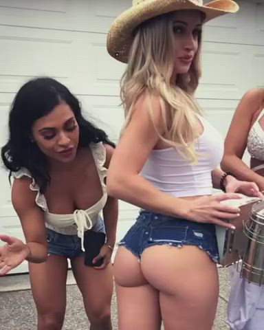 ass ass clapping booty bubble butt cute friends girlfriend girls slapping gif