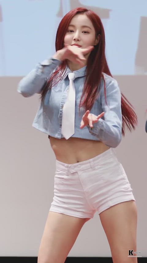 TBT: Have some Yeonwoo cake for dessert