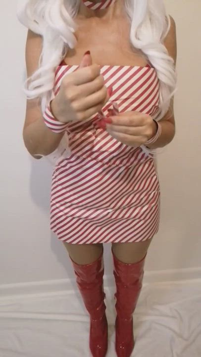 Just opening my candy cane 🍭