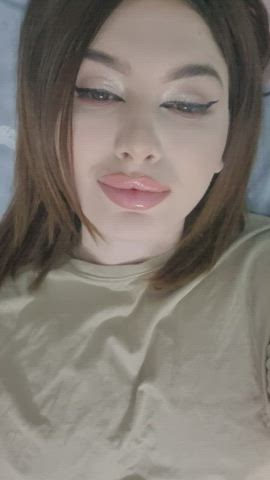 5"2 but not lacking in the chest <3