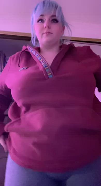 Hope you enjoy a little titty drop 😘