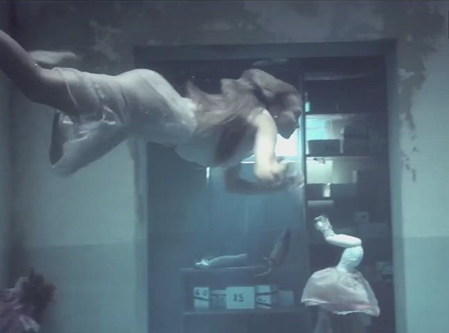 celebrity natural tits petite sideboob tits celebs gif