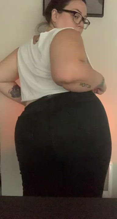 had to take these off 😈🥵