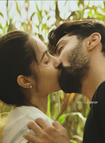 Simrat Kaur Hottest Dirty Hair Liplock Smooch HD