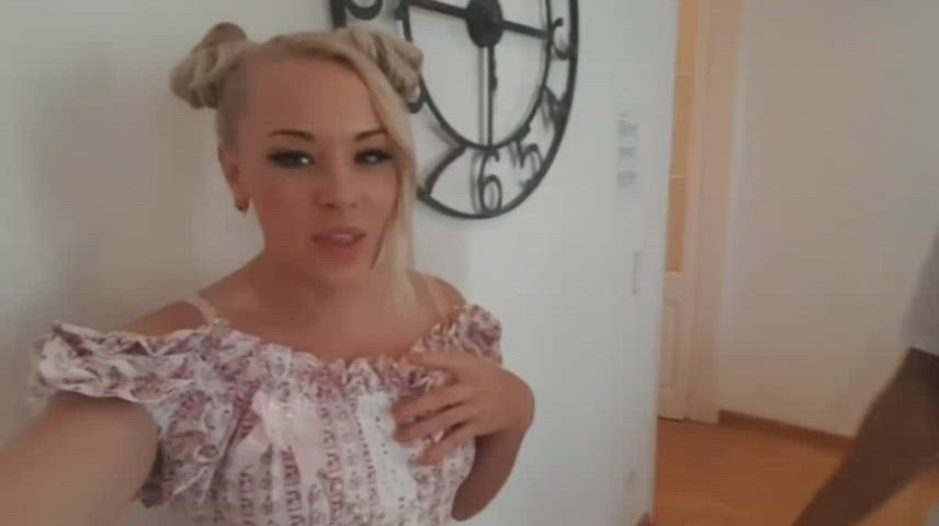 Lola Taylor Behind The Scenes