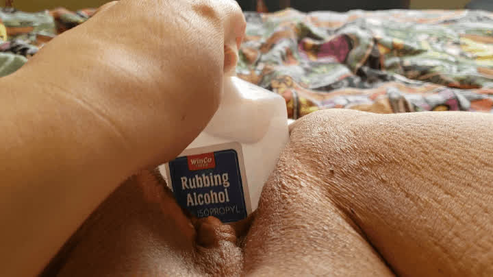 square bottle in my pussy <3 felt amazing
