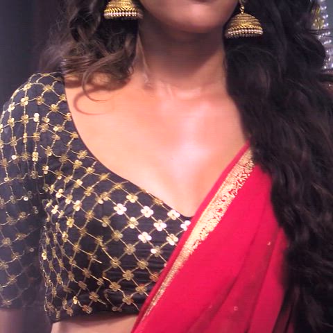 Rasbhari Swara Bhaskar giving Savita bhabhi vibes