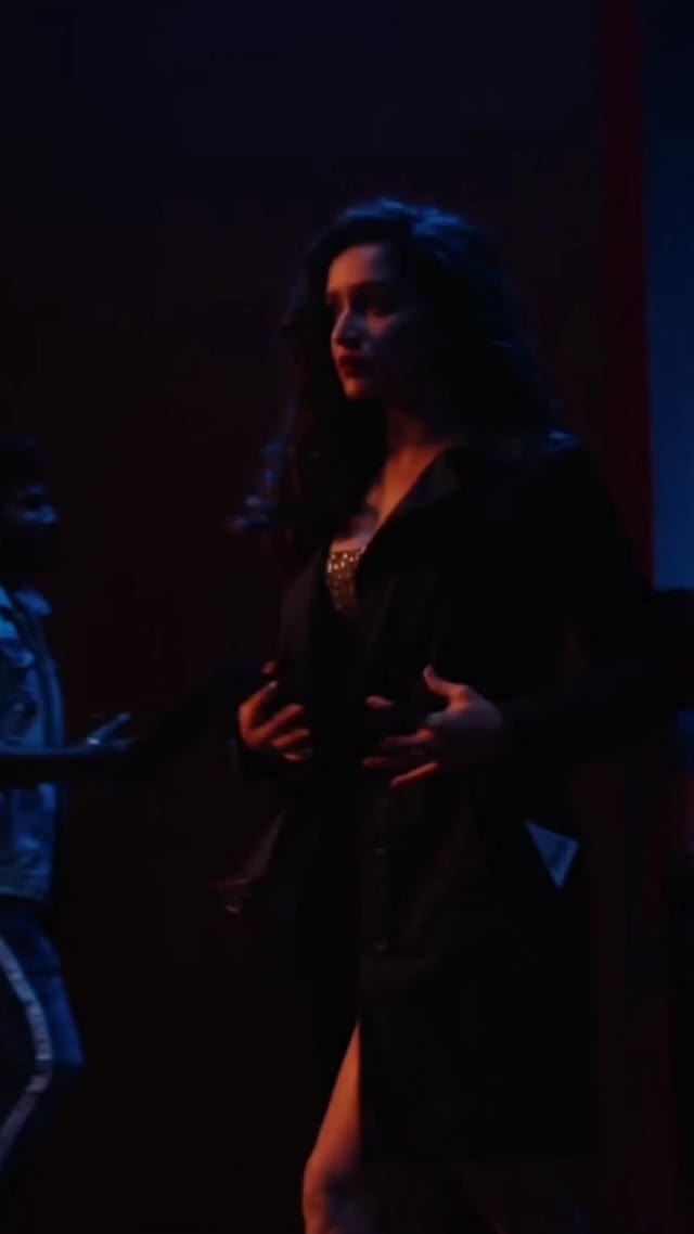 Shraddha Thighs
