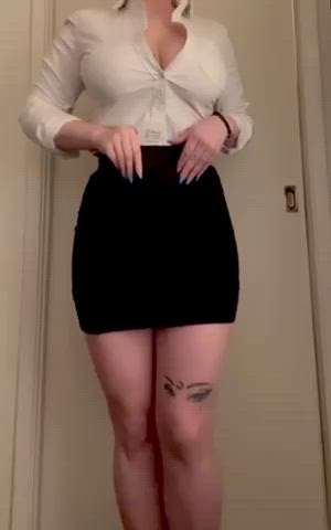 This shirt is a little see through….perfect for work 😏 [F]