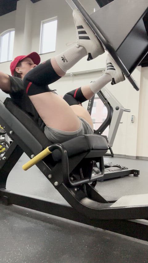 gym legs muscular girl gif
