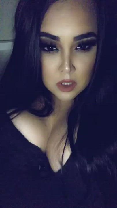 BBW Big Tits Brown Eyes Eye Contact gif