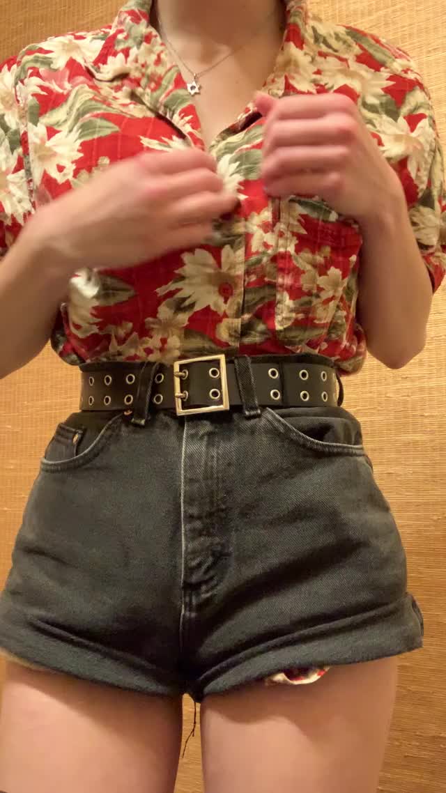 stripping in the bathroom at the barbecue because i got bored ? 5’5 28H if you