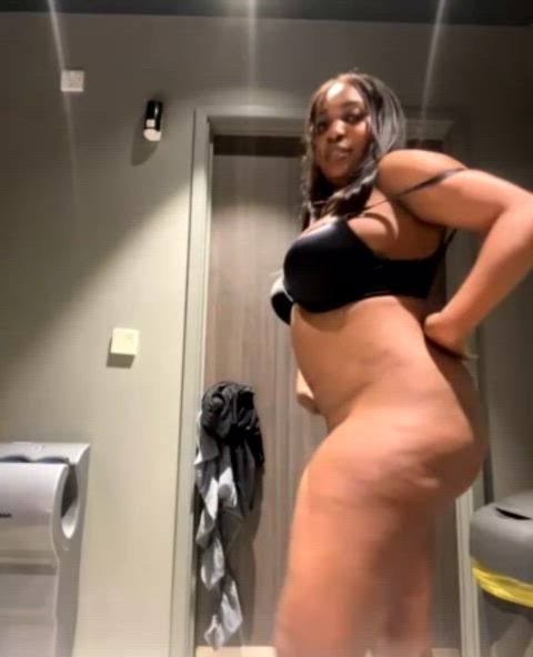 Nessa gets them nipple clamps out in the toilet