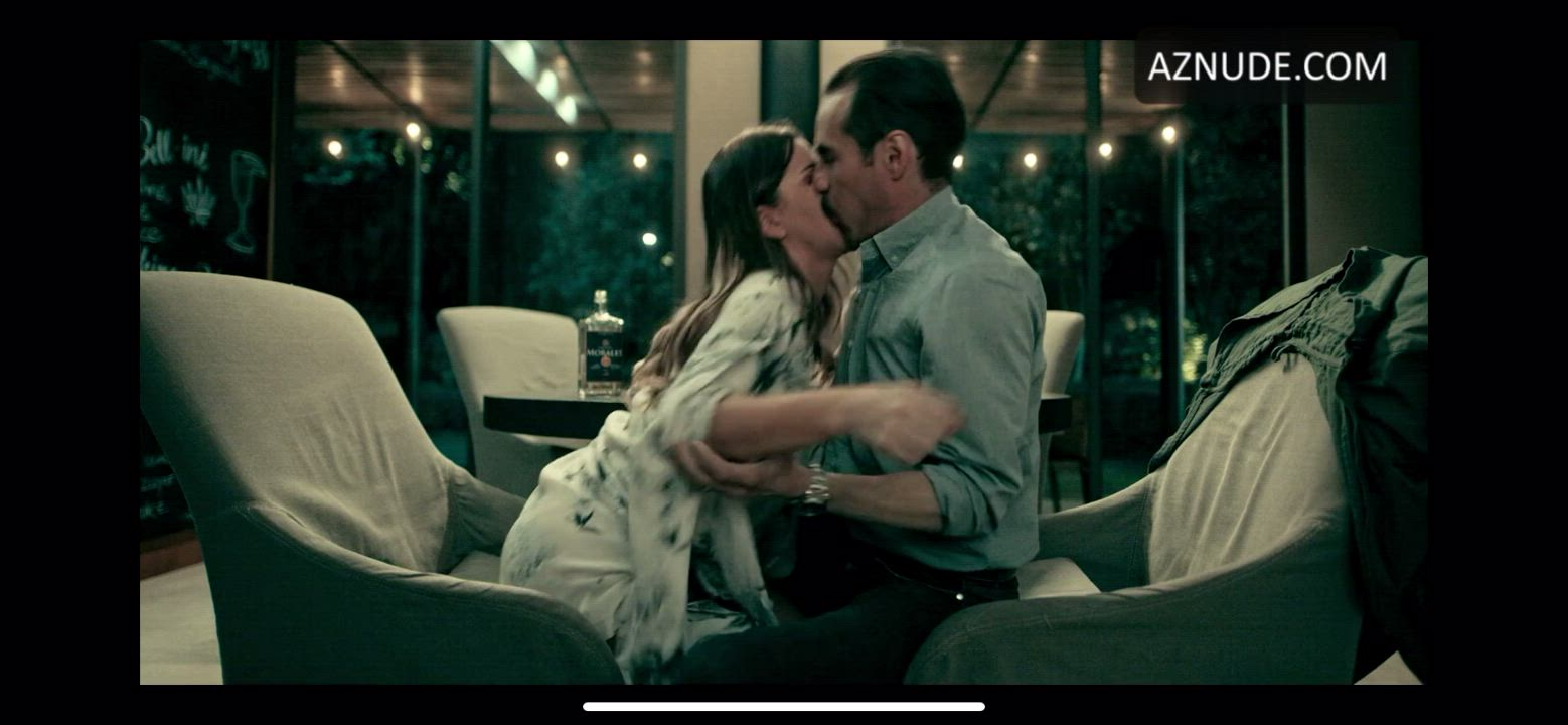 María Fernanda Yepes in Dark Desire