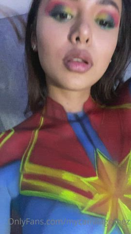 She has a nice figure damnn hot body......check comments for her 24gb pack