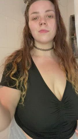 Happy weekend❤️ enjoy my titty drop😜