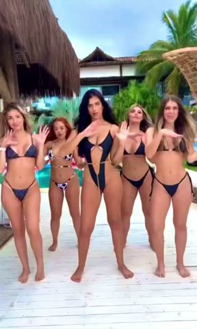 The One In The Middle &amp; The One On The Far Left ANYDAY! 😳😍