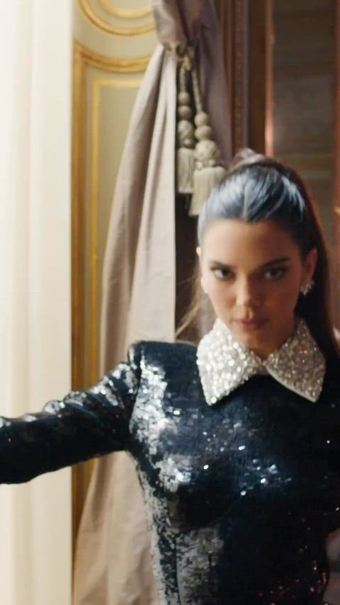 ass brunette kendall jenner legs model natural tits small tits gif