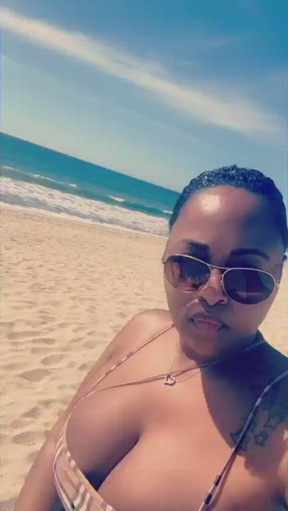 Big Tits Diamond Kitty Ebony gif