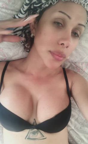 Aidra Fox Alexa Varga Alexus Winston gif