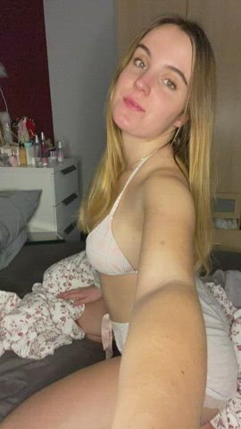 Answer honestly, would you play with your dick if I send you one of my nudes?