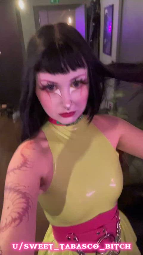alt camel toe latex pussy upskirt gif