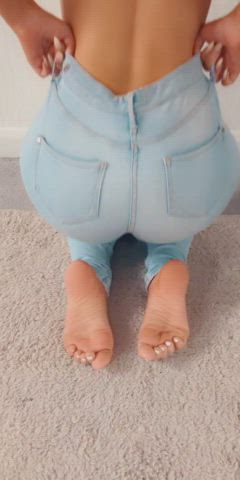 white toe nails 💕