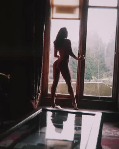 Clare Richards gif
