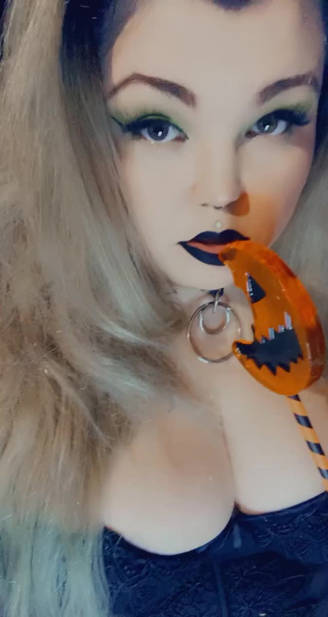 What’s your favorite scary movie???