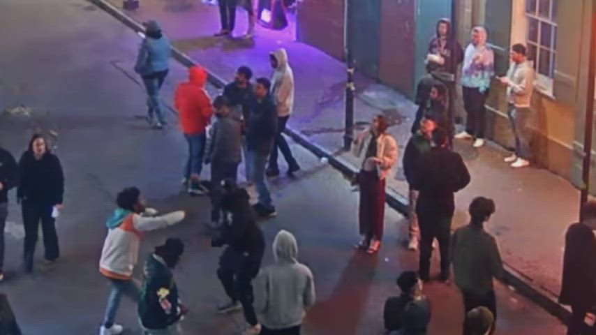 Hot chick flashing boobs on bourbon street seen on earthcam