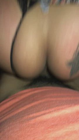 Love the way she’s holding it