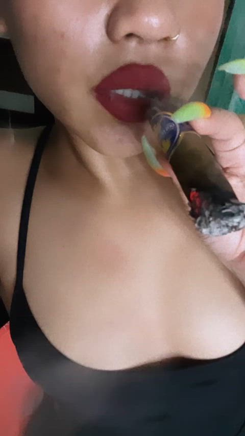 Trying cigar, teach me how to smoke it