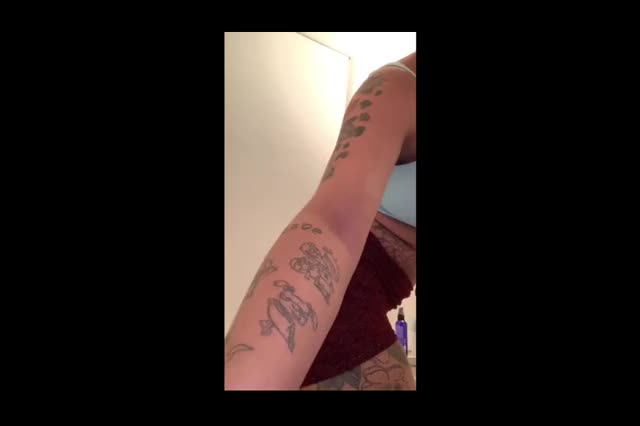 hoe twerkin with her pussy out - ShesFreaky