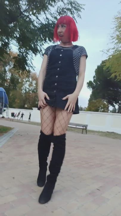 Hi I'm Milky Succubus and I love being shocked in my sissy clitty with a remote control