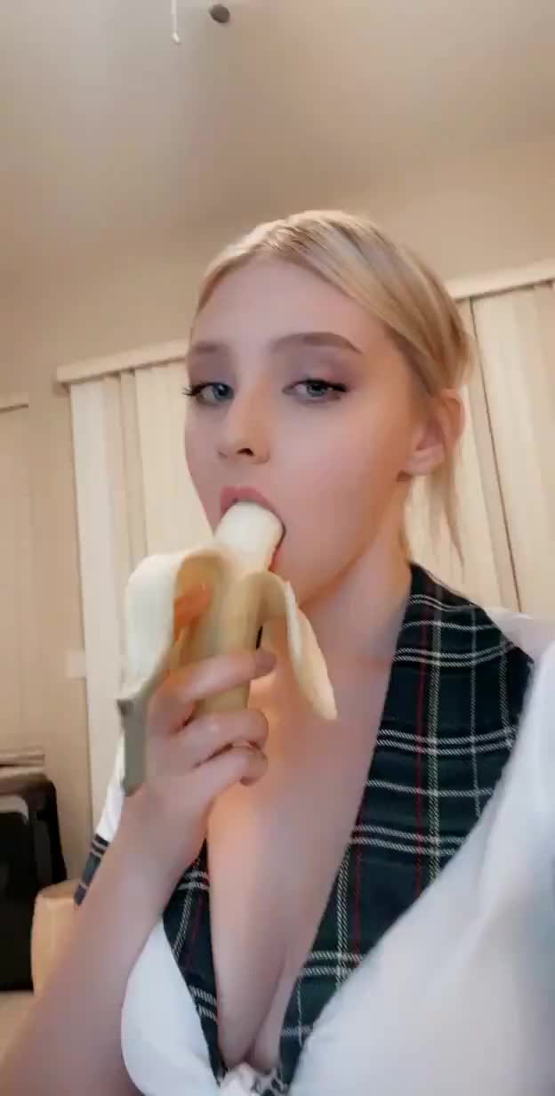 Melody Marks - I had a fun time on camsoda last night ??? Didn’t get many videos