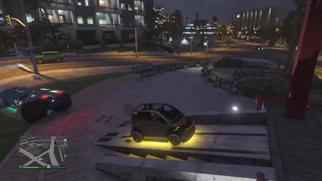 “Yeah this is UberEats... I’m just outside the top balcony”