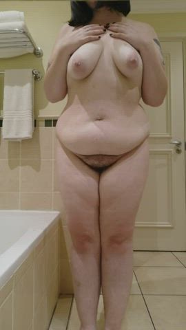 Feeling very vulnerable posting this but my tummy is cute <3