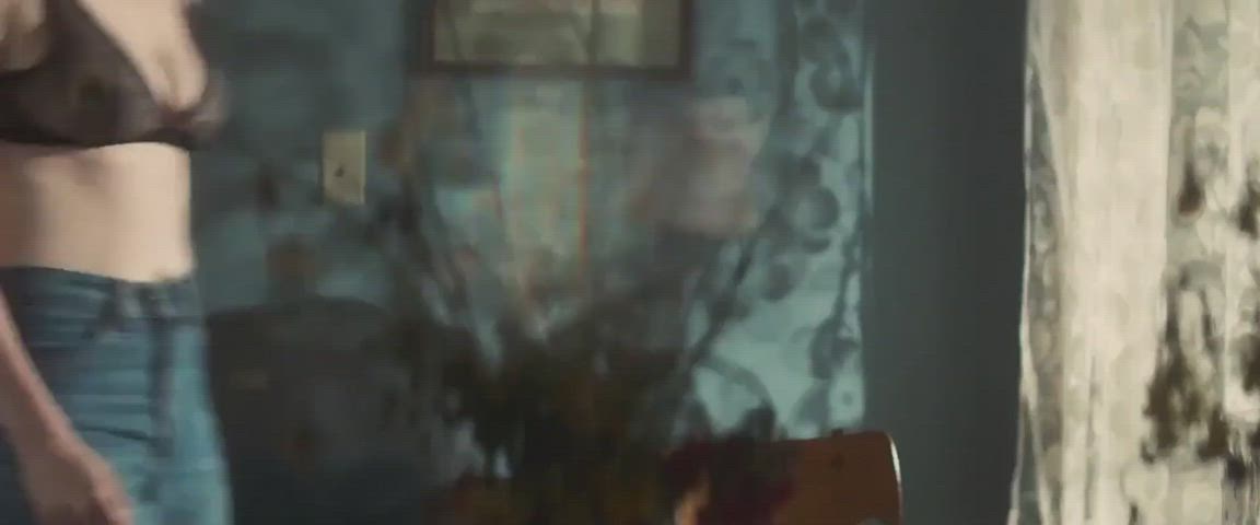bra jiggling kirsten dunst gif