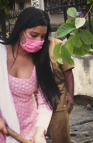 Niharica Raizada Deep Cleavage In Public 🥵🤤💦