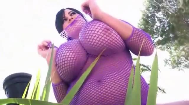 hot bbw topless 23102019 3