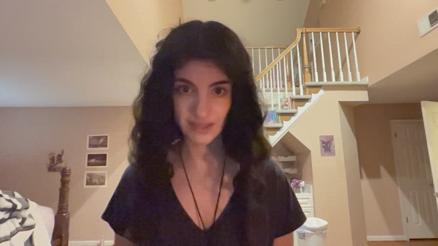 accidental braless t-shirt gif