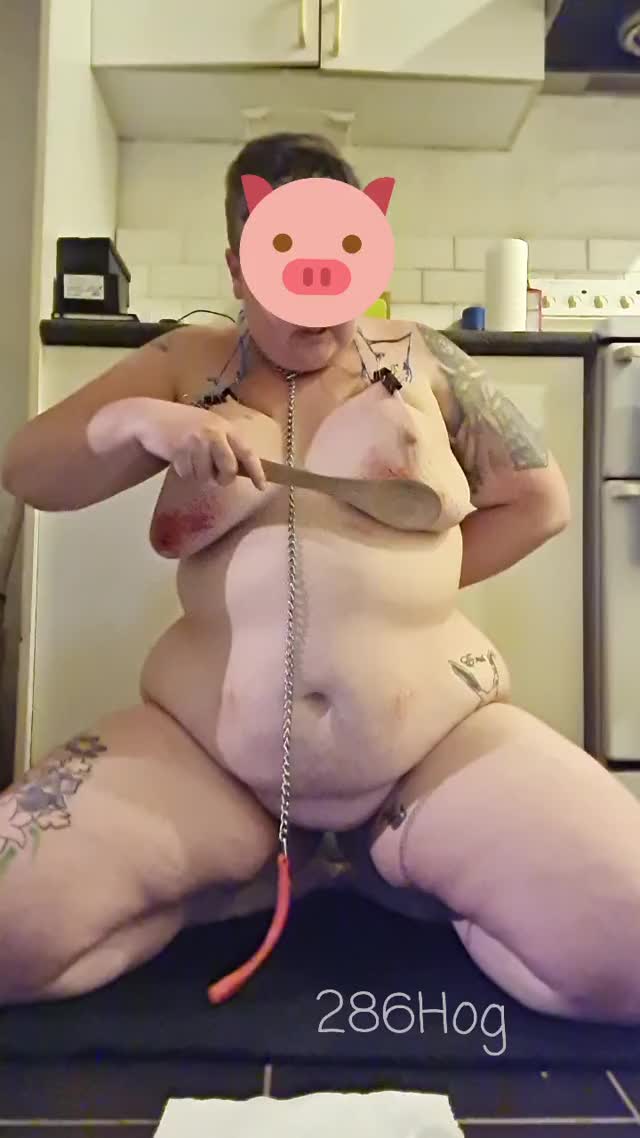 286Hog beating its meatsacks bloody
